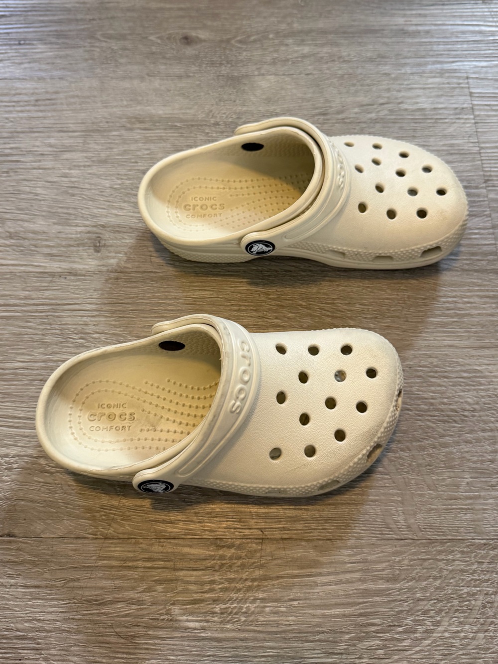 CROCS Kids Classic Clog in Ivory Sz 10c